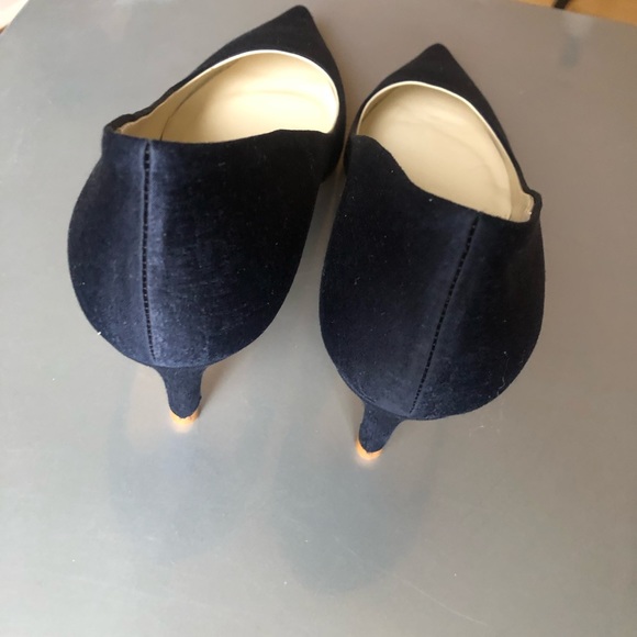 Something Bleu low heel navy pump! New without tags. Gorgeous ! - Picture 3 of 6